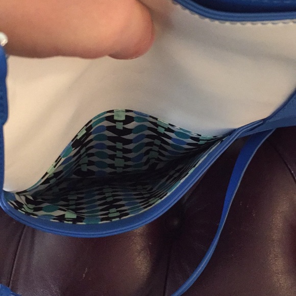 Vera Bradley blue Crossbody purse - Picture 11 of 13